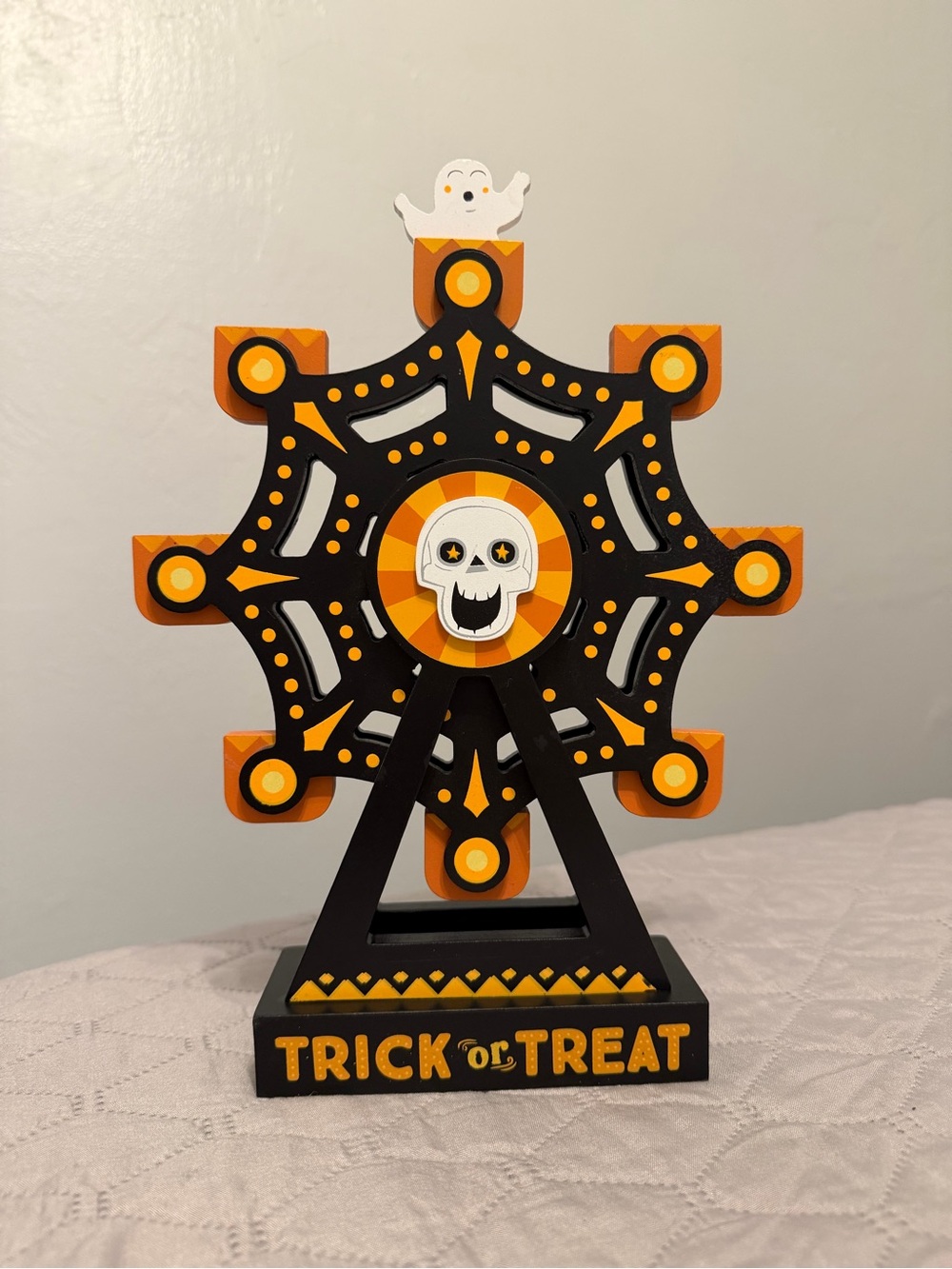 Halloween Ferris Wheel Tabletop Décor in Orange & Black